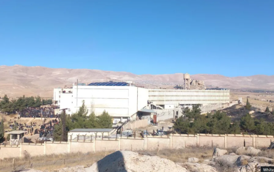 Saydnaya: Bashaaru ethah bayakah aniyvaaverivi biruveri jalu