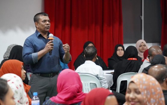 Iskandharu school ge Teacharun nashan majubooru kuruvi massala eh