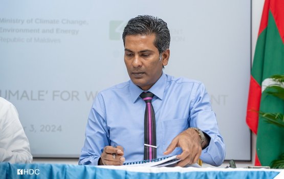 Fazul aai eynaa ge beybe ge passport dhookollaifi