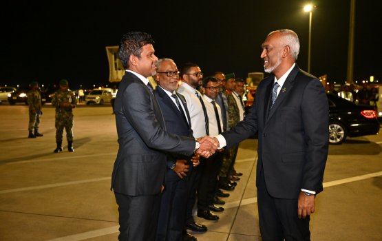 Raees Muizzu Astonia ah furaavadaigenfi