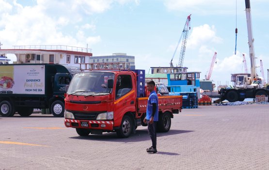 Bonded warehouse gai container bahattaidhey agu anehkaa ves bodu kohfi