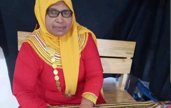 PEOPLE:  Gahdhooge fakhuruveri tharika dhiruvumugai Faizaa akee namoona misaalei !