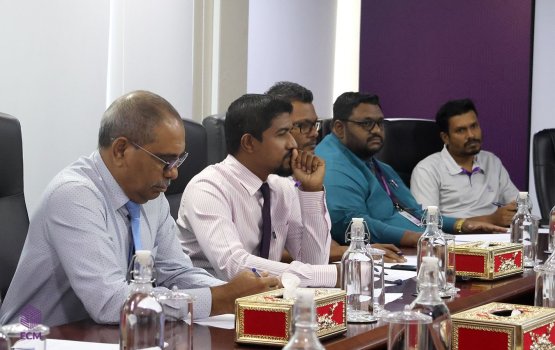 Raees muizzu edhunu gothah Zahid aai Solah ah majlis in ruhun dheefi