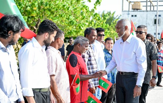Raees muizzuge aa vaudheh masverinnah!