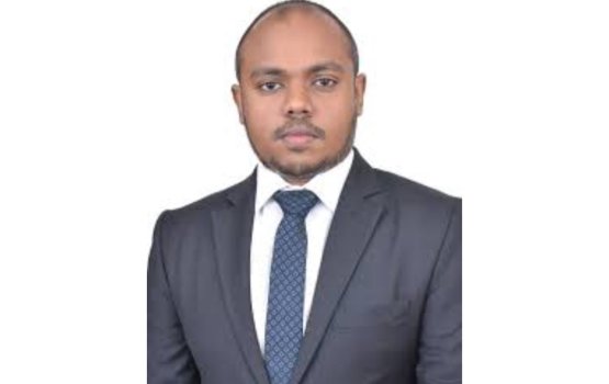 Sarukaaraa medhu hinhama nujehigen finance ge economist isthufaa dheefi