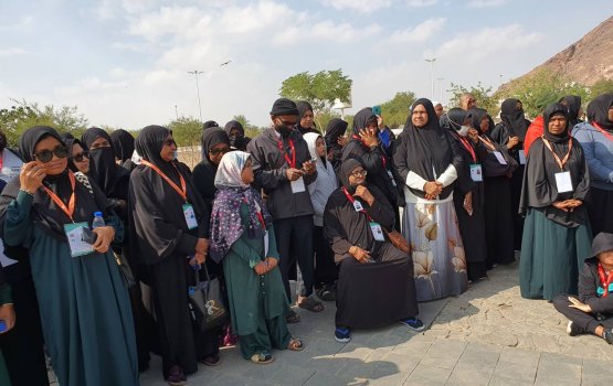 Umra ah meehun nugendhiumun Askoi ge huhdha baathil koh, bodethi fiyalhu thakeh!