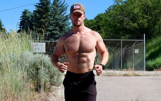 Dhuniyeyge record muguraalumah meehaku 10,000 pullup hadhaifi