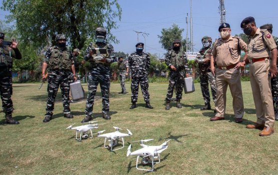 Pakistan ah hamaladheyn India in fonuvaali 25 drone vahtaalaifi