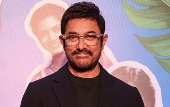 Amir Khan filmee dhaairaa dhookohlan ulhey kamuge ishaaraatheh dheefi