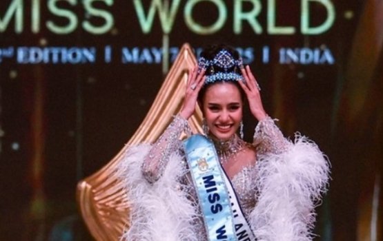 Ms World kaamiyaabu kuri Opal ves bollywood ah?