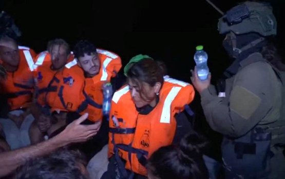 Gaza ah ehee hifaigen dhiya activistun ge boat Israel in hifahattaifi