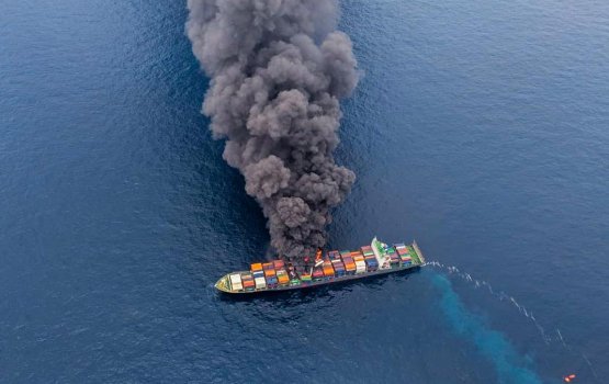 India kandun dhathurukuramun dhiya Singapore ge cargo boat ehgai roave 4 meehun gelijje