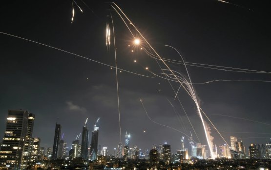 Iran ge hamala thakun salaamaiy vaan America in dhanee yahoodheen ah ehee vamun