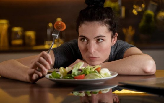 Mendhuru fahah elhumun maa bodah ban'du hai veytha?