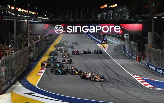 Amex platinum card in viyafaari koggen Formula 1 Singapore race balaalumuge furusathu!