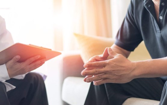 Firihenunge dhari mai vumuge sihhathu vanee nurahkalah husha elhifai: dhiraasaa