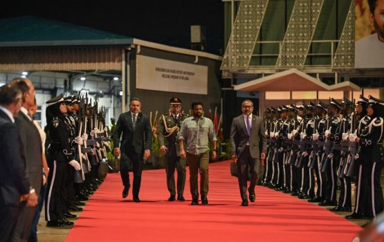 Srilanka ge raees raajje ah kurevvi dhathurufulhu ninmavaalavvaifi