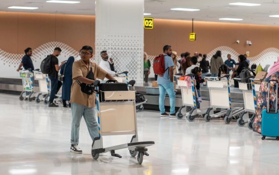 VIA ge aa terminal in 2000 ah vure gina passengerunnah hidhumaiy dheefi