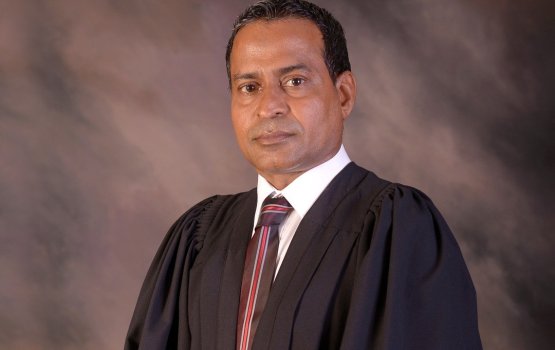 Uhthama fandiyaaru kamah ganee ayyan kuran raees ah lafaa dhenee