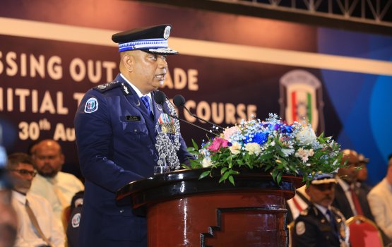 Fuluhunnakee hama ekani fulhunneh noon, mujuthamauge baladhuverinnaki ves fuluhun