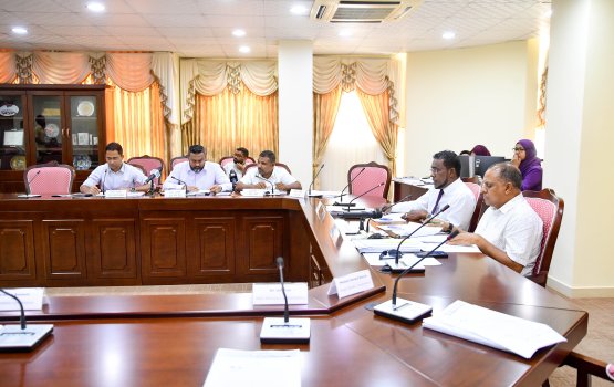 Sirru committee gai kuri ah gendhanee Usham fonuvi comment thakaa gulheygothun vaahaka dhekkun!
