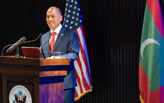 Hiyaal faalhukurumuge minivankamah huras neylhumah America in govaalaifi