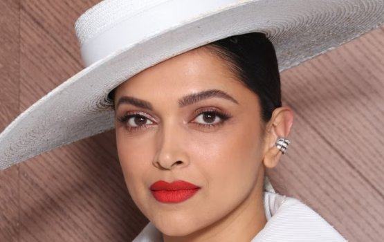 Deepika ge film thakun eyna ah enme haassa film akee mi'ee!