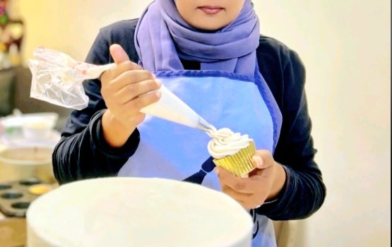 PEOPLE: Shaba ge meeru cake thakun mi kiyaidhenee thafaathu vaahaka eh!