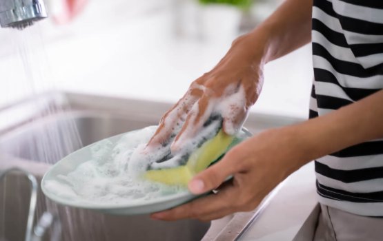 Kai nimigen vaguthun thashi dhovelanee khaassa meehun : dhiraasaa