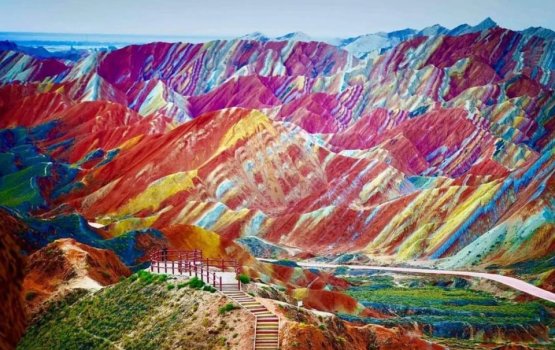 Rainbow Mountains: China in fenna gudhurathuge ajaibeh!