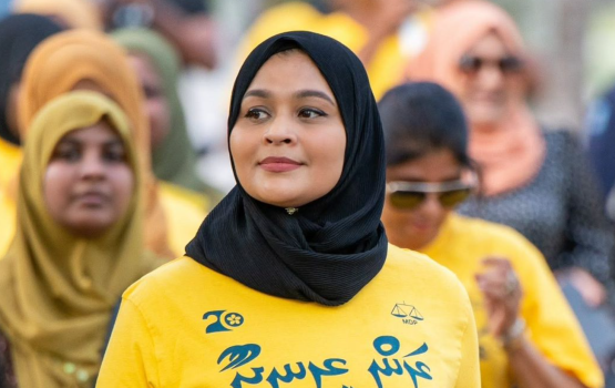 Kandoodhoo miruhun spray thayyaaru koh jahaane kamah bunumun Zaya hayyaru koffi