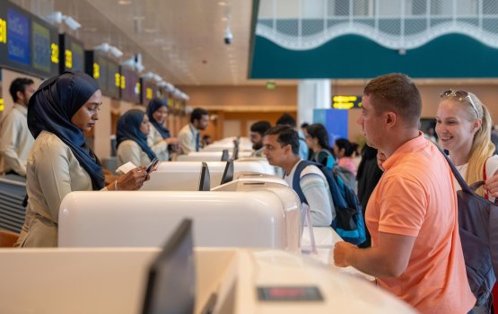 Singapore airlines, Emirates, Qatar airways adhi srilankan aa terminal ah badhaluvaanee koniraku?