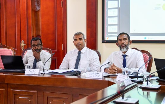 Audit Offeehah thaareekhugai ves nudheyvaru bodu budget eh dheyn majileehun faaskohfi