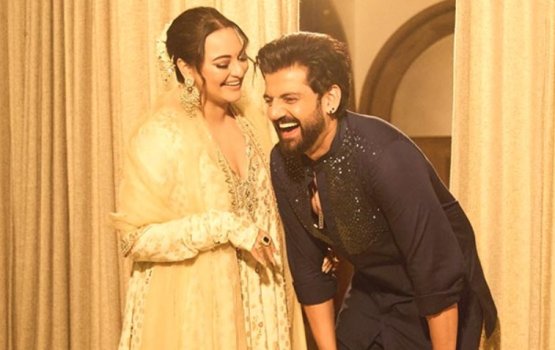 Balive in kamah bune dhekevey vaahaka thakah Sonakshi ge majaa rahdheh!