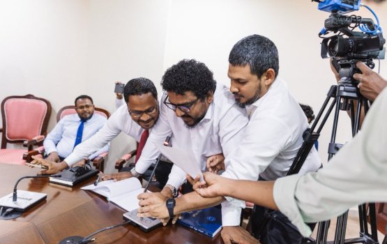 Committee mic ah gehlun dhin massalagai 3 memberun ge athun agu nagan nimmaifi