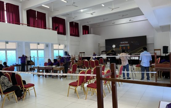 Addu baibai kollaa vote ah fini tharuheebeh