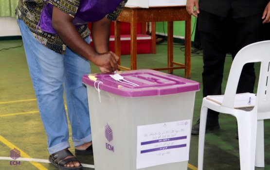 Addu Vote: Election ge thafaashisaabu thah dhakkaa gothun 52% meehun vote nulaa