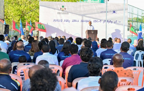 Rayyithun beynunvaa gothah komme rashehgai ves mashroou thah kuriah dhaane: Raees