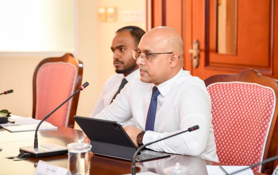 Musaarathah kuda kamun muvazzafun harunulaathee masahkaithakah buroo araa: MIRA