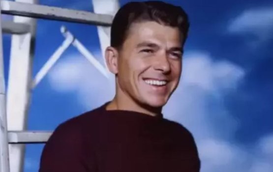 Hollywood ge thari eh America ge raeeskan kuri kan engey tha?