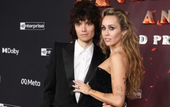 Miley aai eyna ge baiveriya engage vejje