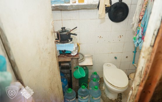 Fihaara thakugai vikkan hunna thakethi kakkamun dhiyaee faahaanaige thereygai!