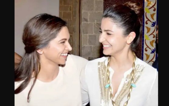 Anushka aai Deepika ge koalhun feshunee keehve?