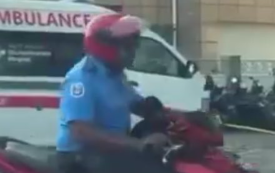 Ambulance ah jaaga nudhee dhaa manzaru fenna video eh: Insaaniyyathukan koba?