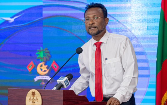 Dhivehi bahuge academy ge raees kamun dr. ashraf isthiufaa dhevvaifi