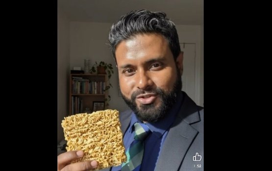Instant Noodles: Anga ah meeru viyas sihhathah bodu nurahkaleh!
