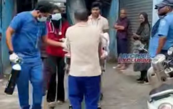 Male Hiya 1 ge 5 vana floor in meehaku vettigen faruvaadhenee