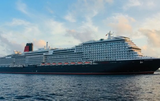 Furathama raajje ai Cruz liner ge ithuru boat eh 2,600 touristunnaa eku raajjey gai 