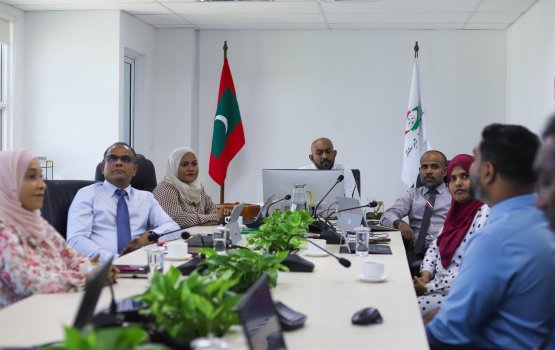 School ehge muvazzafunthakeh hingi 1.5 million Rufiya ge hiyaanaathuge massala balanee