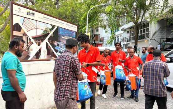 Dhiraagu pay medhuverikoh mihaaru meal pack hadhiyaa kureveyne